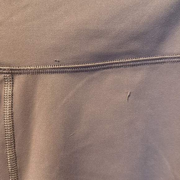 Old navy tan powersoft bike shorts - Picture 2 of 4